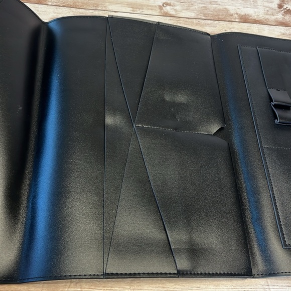 COPY - The Glass Ladder Document Folder briefcase Black - Picture 8 of 11